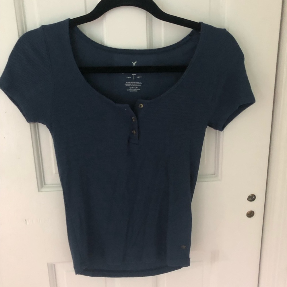 AMERICAN EAGLE SOFT & SEXY BUTTON UP T SHIRT